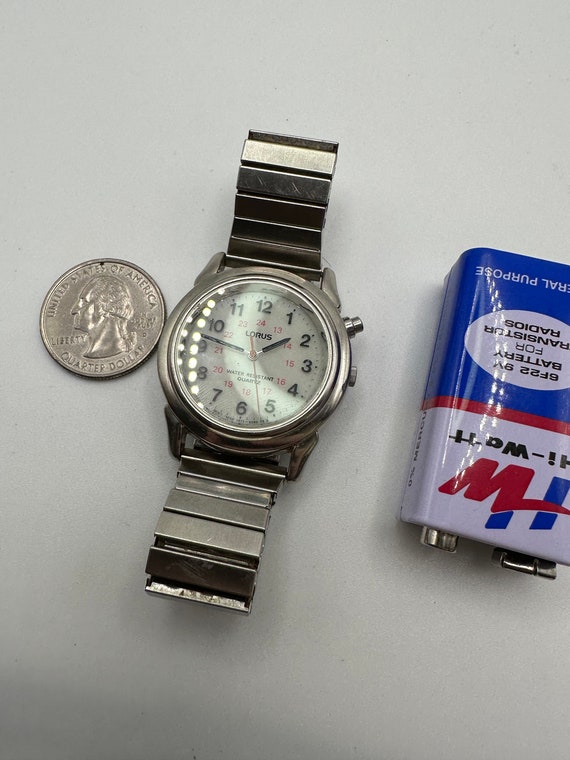 Vintage Lorus 24 hour light up ladies 34mm watch … - image 8