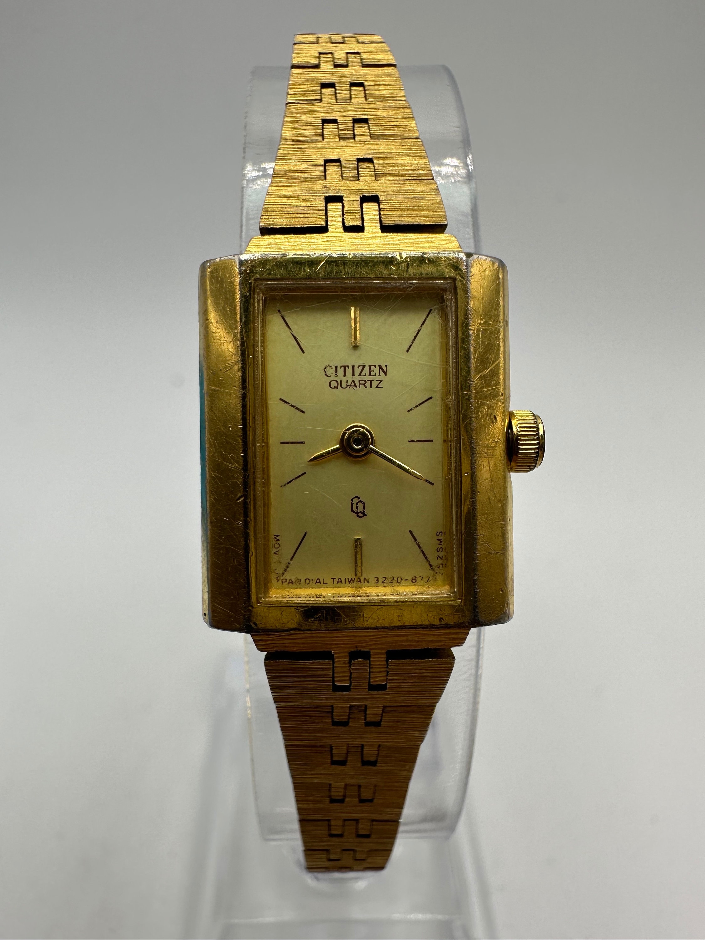 Vintage Citizen Ladies Gold Tone Tank Watch Rectangle Face Small