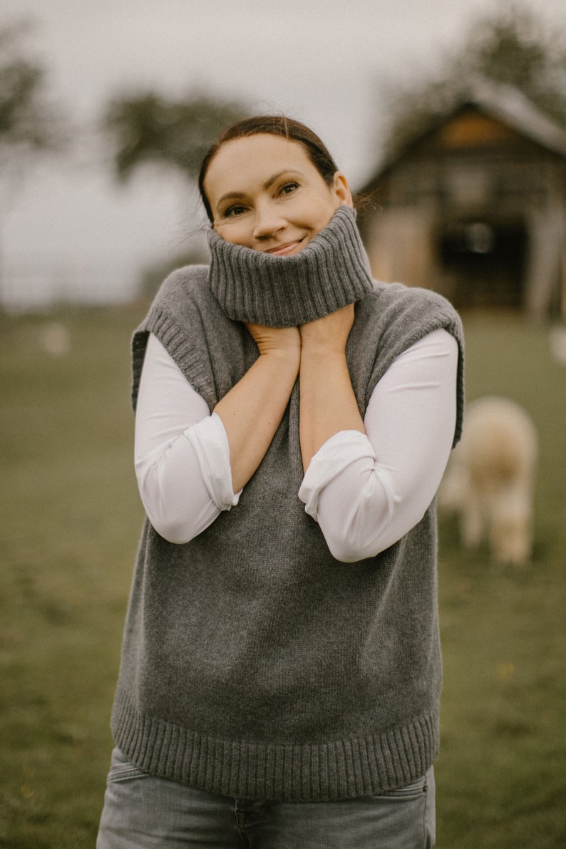 Alpaca wool vest for women, Sleeveless turtleneck sweater, Womens hand knitted vest, Sweater vest for fall and winter image 2