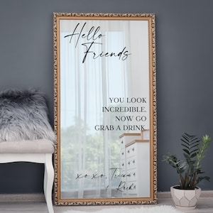 Calcomanía para espejo de boda "Hola Amigos" - Letrero "Toma una bebida" - Letrero de bienvenida de vinilo personalizado para la recepción de la boda o la decoración del bar