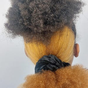 Schwarzer Samt Scrunchie: Elastischer Haargummi