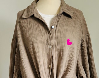 Musselinbluse "LITTLE HEART" oversized lang - Taupe/Neonpink - SCHUHZWANG