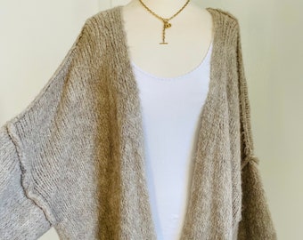 Flauschiger oversized Cardigan - Beige - SCHUHZWANG