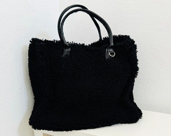 Shopper teddy fur with leather handle - black - SCHUHZWANG