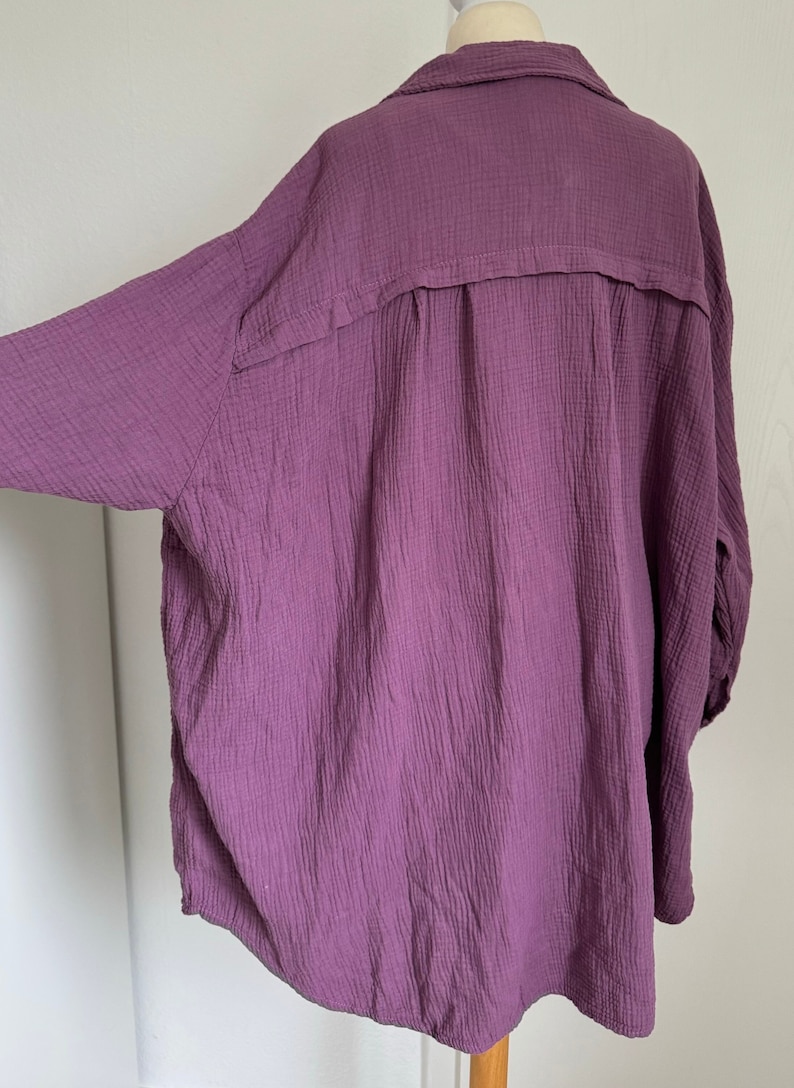 Oversized Musselinbluse XS-XXL Aubergine SCHUHZWANG Bild 1