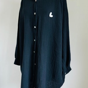 Muslin blouse LITTLE HEART oversized long black/white SCHUHZWANG image 3