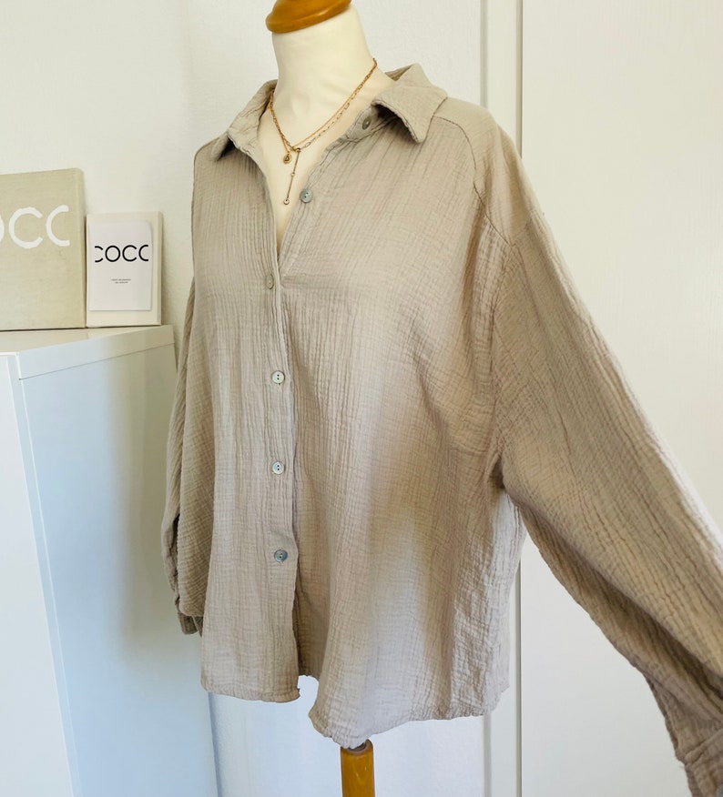 Oversized kurze Musselinbluse XS-XL Hemd Sand Beige schuhzwang Bild 4