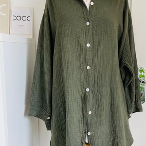 Oversized Musselinbluse XS-XXL Hemd Dunkel-Khaki Olive schuhzwang Bild 4