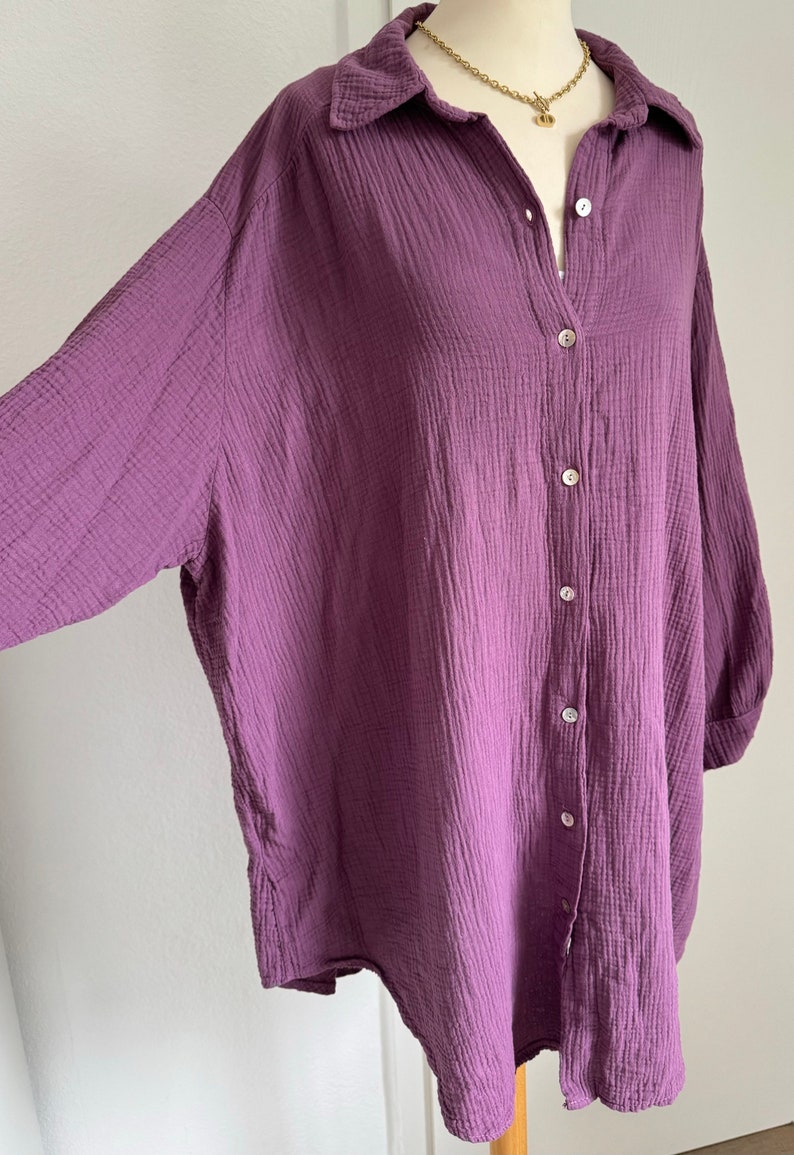 Oversized Musselinbluse XS-XXL Aubergine SCHUHZWANG Bild 3