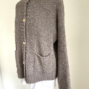 Bouclé Cardigan Sand/Beige mit golden Knöpfen XS-XL Strickjacke SCHUHZWANG Bild 8