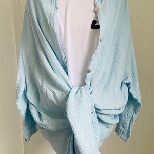 Oversized Musselinbluse XS-XXL Hemd Hellblau schuhzwang Bild 2