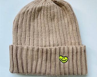 Beanie Herz-Smiley weiche Strickmütze Beige SCHUHZWANG