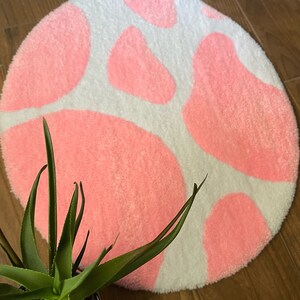 Pink Cow Pattern Print Round Rug