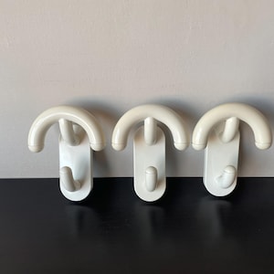 Trio Retro White Plastic Space-Age CON&CON Coat Hooks Italy, Postmodern Clothes Hangers, Minimalist Design and Beauty in simplicity