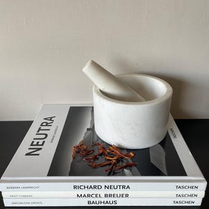 Vintage Carrara Marmor Mörser & Stößel 1970er Jahre, Minimalistische Küchenutensilien