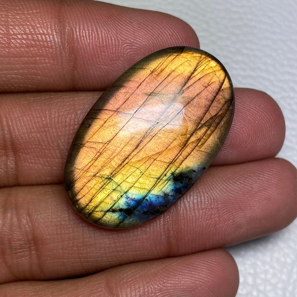 Très rare ~ taille cabochon de labradorite flashy jaune et violet - 22x36x7 mm. Utilisation de pierres précieuses lâches de forme ovale fabriquées à la main pour les bijoux de collier. !!