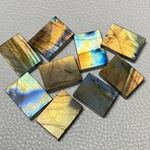 Cabochon di labradorite rettangolare fatto a mano – Pietra preziosa sciolta (da 6x8 a 20 x 30 mm)