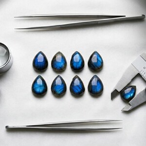 Cabujón de pera de labradorita con destello azul AAA • Piedra preciosa natural para joyería • Piedras sueltas al por mayor imagen 8