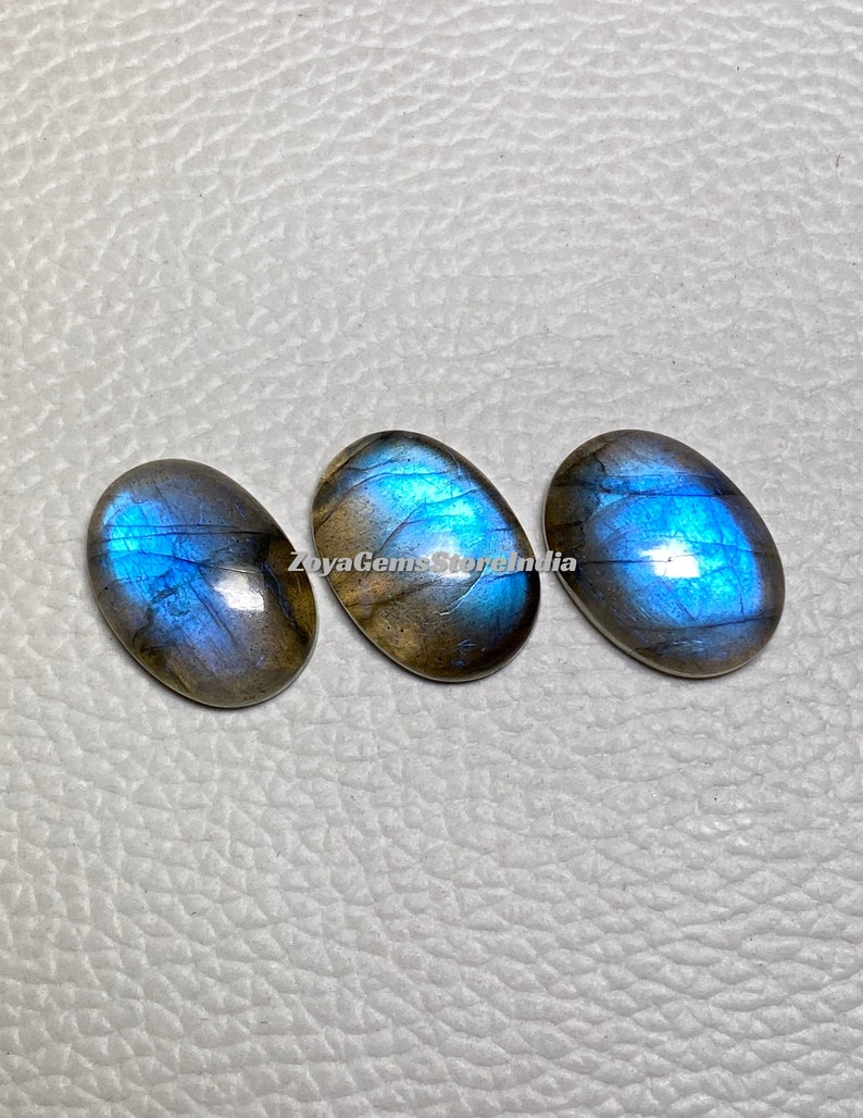 Cabochon de forme ovale classique en labradorite Taille des pierres précieuses en vrac 6x8 mm. 20x30 mm. Glorious Blue Fire Labradorite pour la fabrication de tous les bijoux. image 3