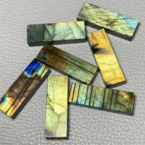 Multi Fire Labradorit Cabochon - Handgefertigte rechteckige Edelsteinscheibe (8x20-10 x 30 mm)