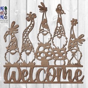 Panneau de bienvenue Mushroom Gnome SVG Glowforge Files - Fichiers découpés au laser - Fichiers CNC - Gnome de jardin SVG - Ferme Svg - Cintre de porte - Signe de porche