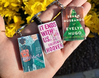 mini books keychain/ heartspotter/ it ends with us/ the seven husbands of evelyn/ customizable