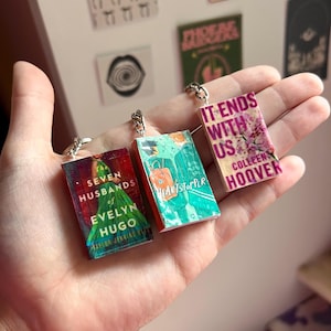 Miniboekjes, personaliseerbare sleutelhanger, cadeau voor boekenliefhebbers, Heartspotter, It Edns with Us, boekenachtige esthetische charme, cadeau-ideeën