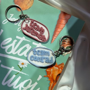 de zomer dat ik mooi werd sleutelhanger / team conrad / team jeremiah / de zomer dat ik mooi werd merchandise