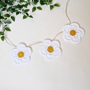 6 in 1 crochet flower pattern, pdf download, crochet pouch, coaster, pin cushion, garland, decoration and applique. zdjęcie 2