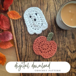 Peut inclure: Une applique fantôme crochetée en blanc avec des yeux et une bouche en fil noir, et une applique citrouille crochetée en orange avec une tige verte. L'image inclut le texte digital download CROCHET PATTERN en bas du cadre.