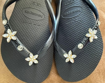 Original HAVAIANAS SLIM Flip Flops with 3 Flowers and  Personalized Charm