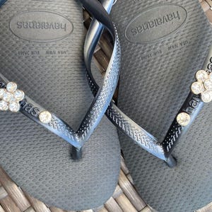 Original HAVAIANAS Flip Flops Women Slim with Flower + Crystals and Personalized Charm Flower + 2 Crystals