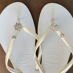 Chanclas HAVAIANAS Originales Mujer Slim con Flor y Cristales y Charm Personalizado imagen 5