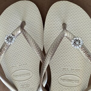 Original HAVAIANAS Flip Flops Women Slim with Silver Flower Charm imagem 4