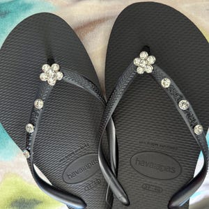 Original HAVAIANAS Flip Flops Women Slim with Flower + Crystals and Personalized Charm Flower + 3 Crystals