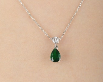 18k Emerald Necklace - Etsy