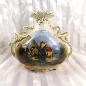 Royal Bayreuth-kanna med nätformad kant och unik handtagsdesign # 27135