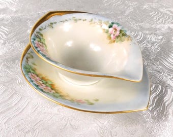 Unmarked White Floral Gravy Boat with Underplate # 27664