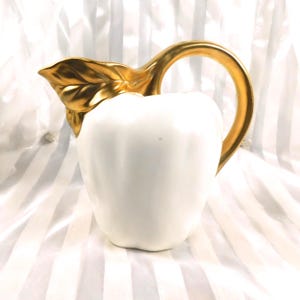 Pottery Barn Vattenkanna eller kanna med stort guldmålat handtag och pip # 27087
