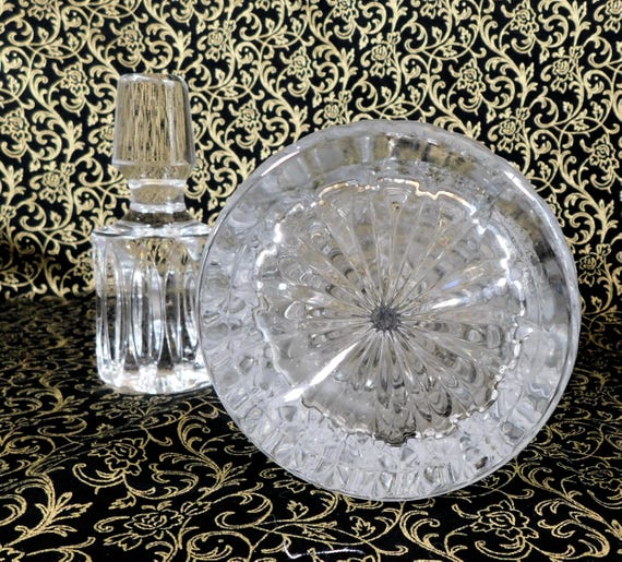 Round Cut Crystal Decanter With Vertical Cuts # 25782 - Etsy Round Cut Crystal Decanter with Vertical Cuts # 25782 main image 1