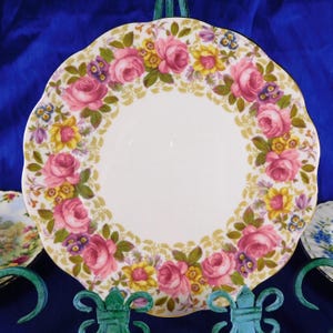 Lote de ocho platos de ensalada de porcelana fina Royal Albert - Diseños surtidos # 27890