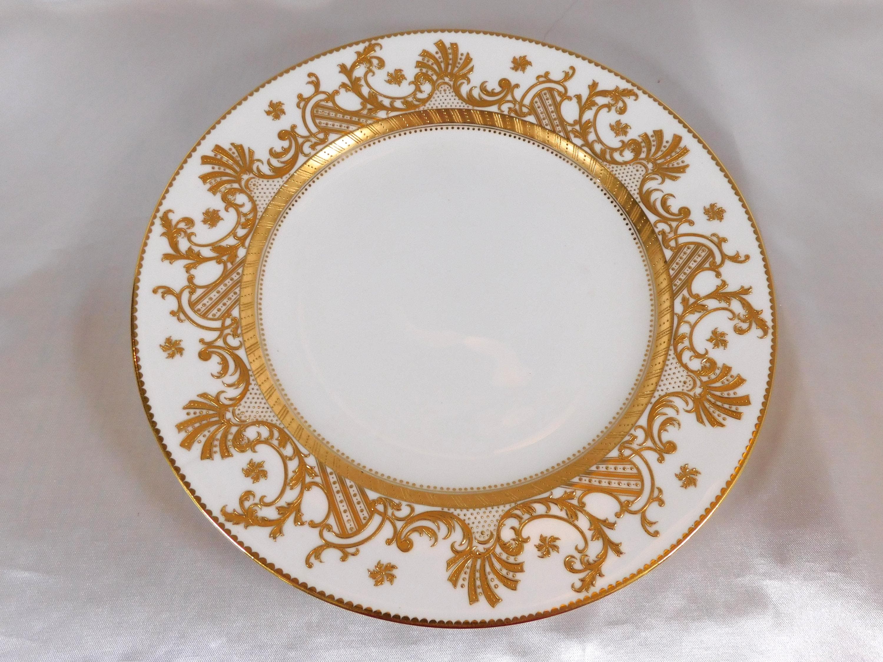 MINTON オン・ザ・ローン プレート White Minton Dinner Plate With Raised Gold Trim # 24825 - Etsy