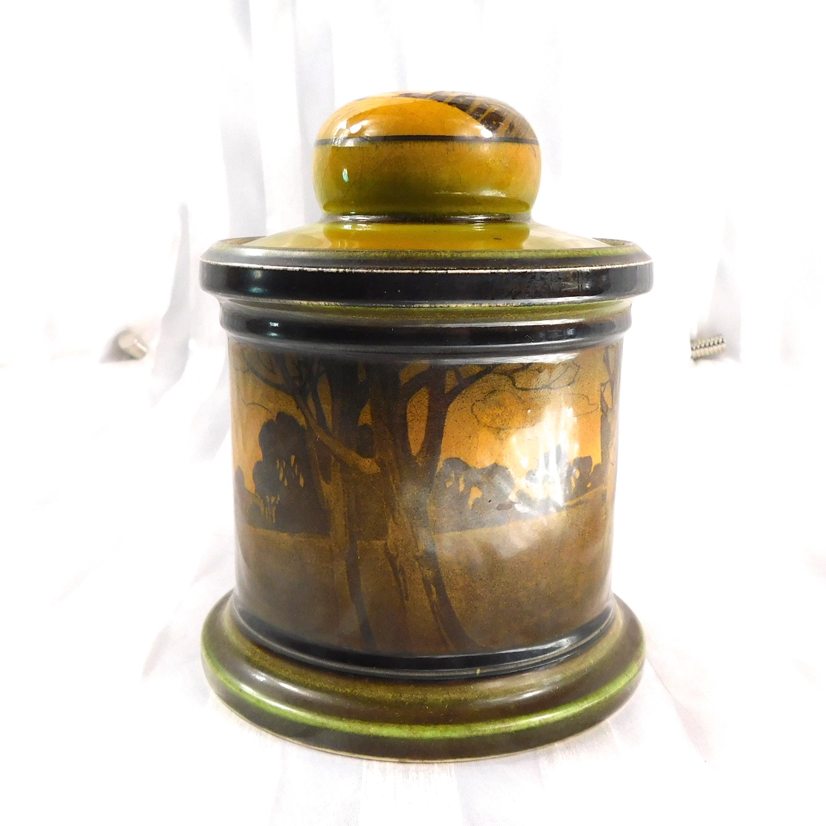 what was tobacco used for in the 1600s Tobacco was introduced in the Ottoman Empire in the late 16th century by  the Spanish and it was used as a medicine before further researched  established that smoking tobacco caused dizziness, fatigue