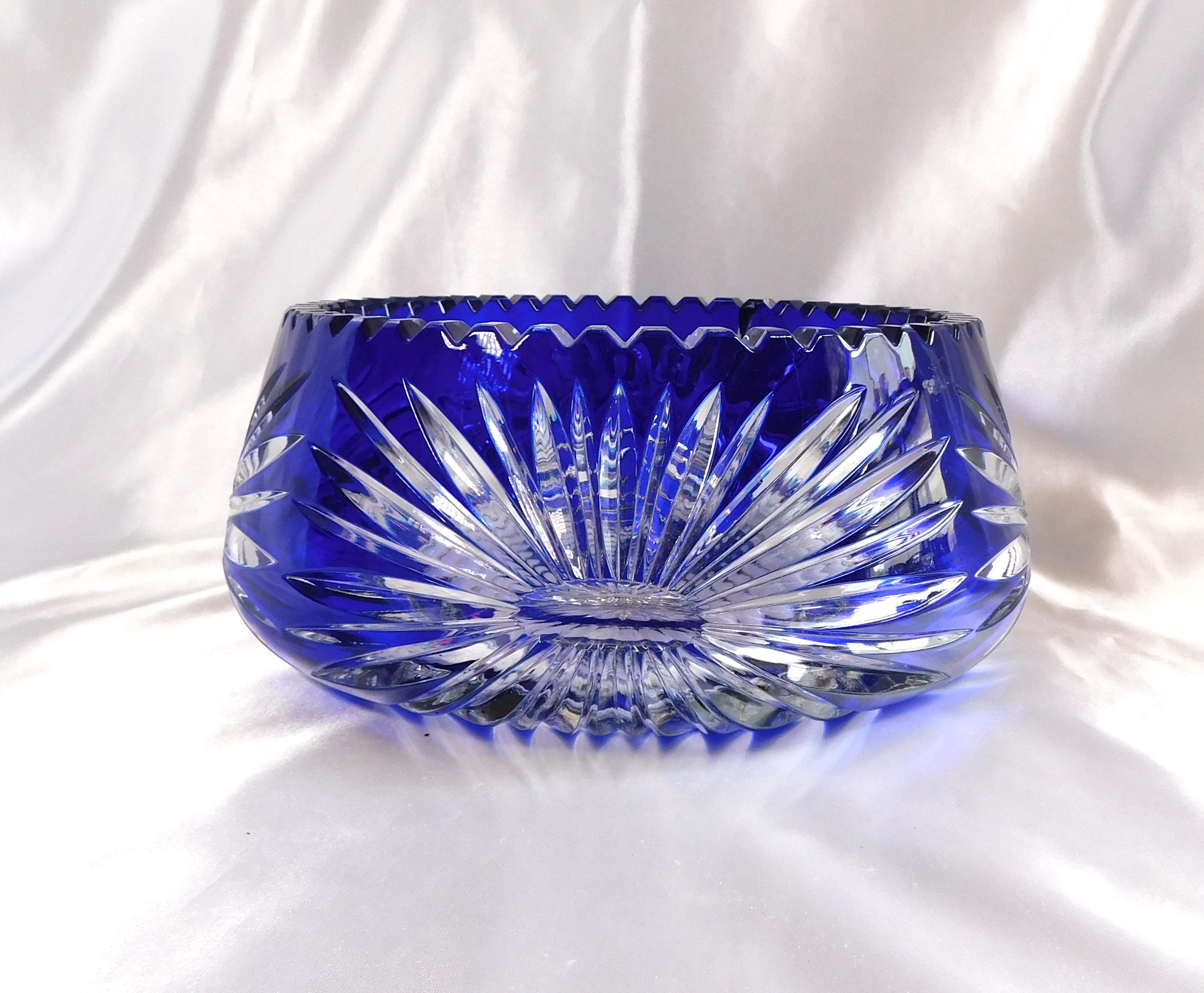 大きな青いカット・トゥ・クリアボウル（花模様）#25741 - Etsy 日本