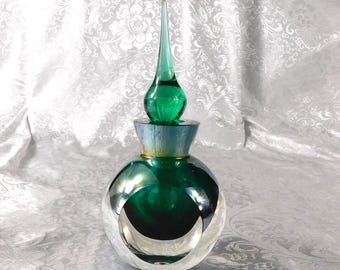 Frasco de perfume de vidrio verde con tapón a juego n.° 27326