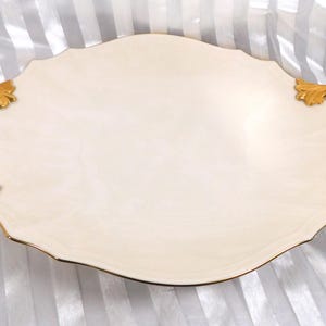 Grote Lenox Valencia crèmekleurige schaal of dienblad met grote goudgeverfde handgrepen # 26633
