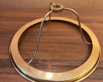 Soporte de pantalla tipo enchufe inferior de latón macizo de 7"