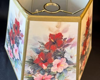 Pantalla de lámpara hexagonal floral UNO, 7 x 12 x 7,5 pulgadas.