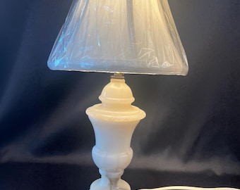 Vintage Italian Hand-Carved Alabaster Table/Accent Lamp