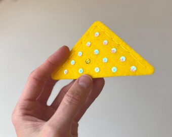 Filz Lesezeichen mit gelben Pailletten